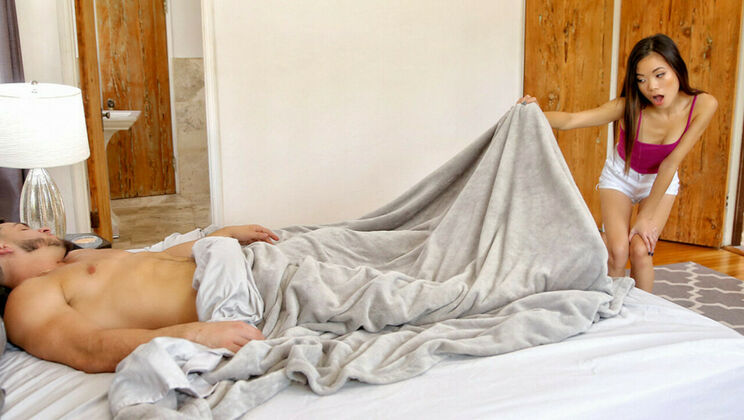 [SpyFam] - Stepbro Falls For Stepsis' Asian Allure