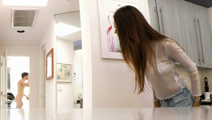 [SpyFam] - Stepsis Charity Crawford Gets Naughty with Stepbro