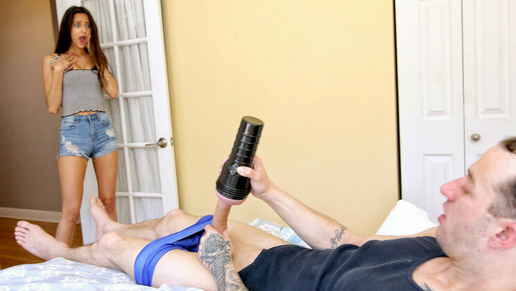 [SpyFam] - Stepbro's Giant Cock Pleases Eliza Ibarra