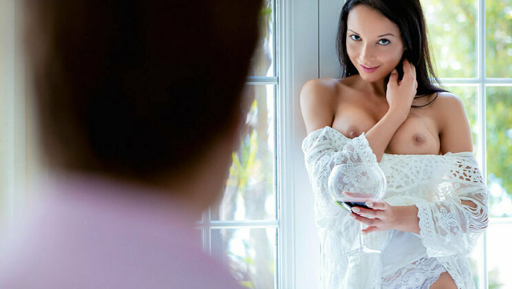 Brunette's Sexy Kissing