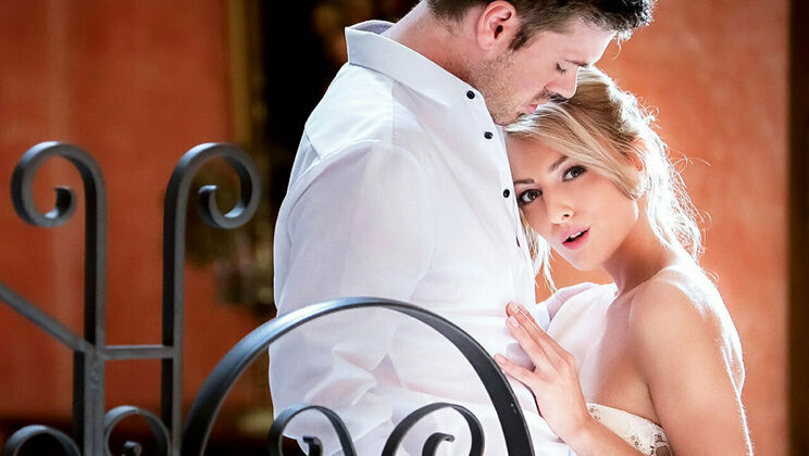 [SexArt] - Katy's Kissing and Striptease Seduction