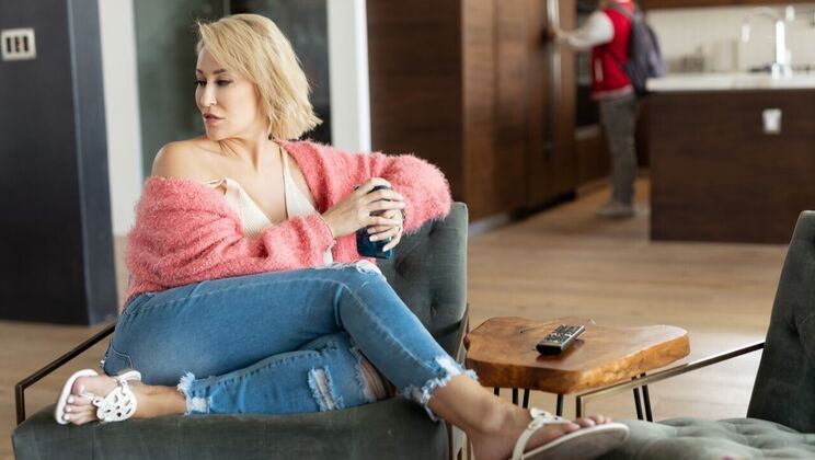 [FamilySinners] - Stepmom Gets Titty Fuck from Young Stepson - Ryan Keely - Joshua Lewis