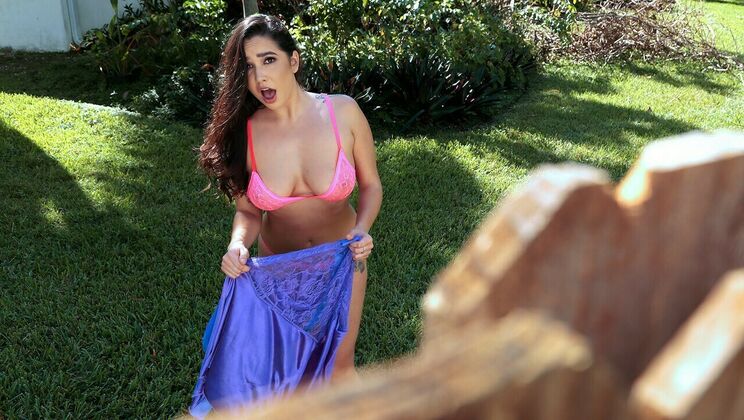 [PervsOnPatrol] - Outdoor Blowjob with Latina Babe