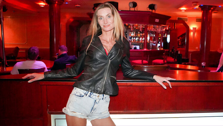 [MYLFXSeries] - Blue Eyed Beauty's First Club Experience