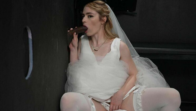 [GloryHole] - Reese Robbins Petite Blonde Pussy