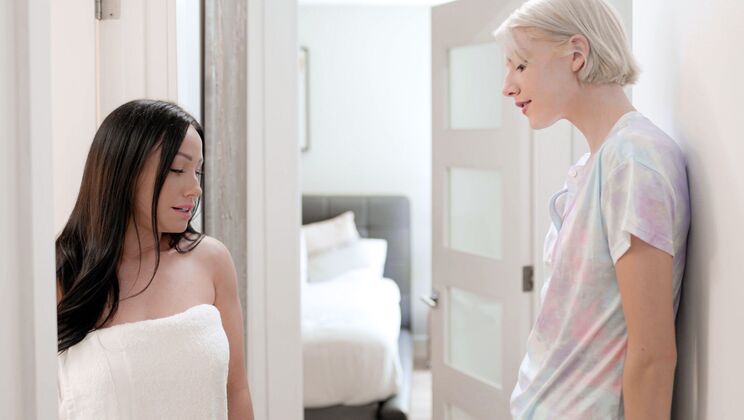 [Girlsway] - Young Blonde Girls Fingering