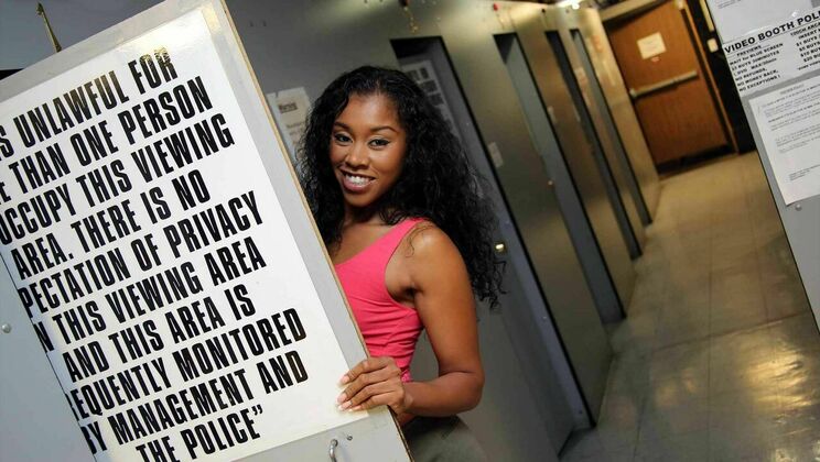 [GloryHoleInitiations] - Yasmine De Leon: Shaved, Tattooed, and Ready to Please - Yasmine De Leon