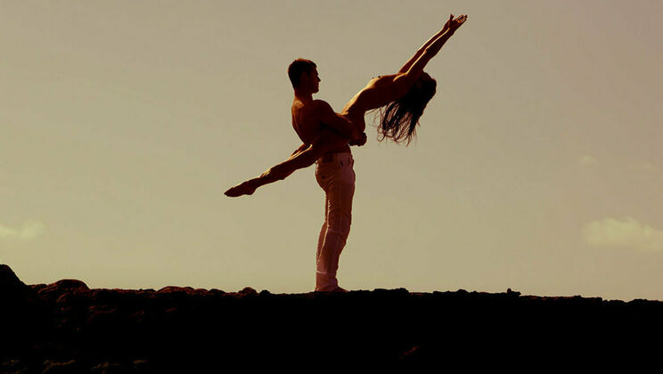 [SexArt] - Trimmed Brunette Gets Cumshot On The Beach - Rosaline Rosa - Nick Wolanski