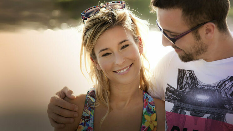 [SexArt] - Couple's Close Up Blowjob on the Beach - Lola Reve - Franck Franco