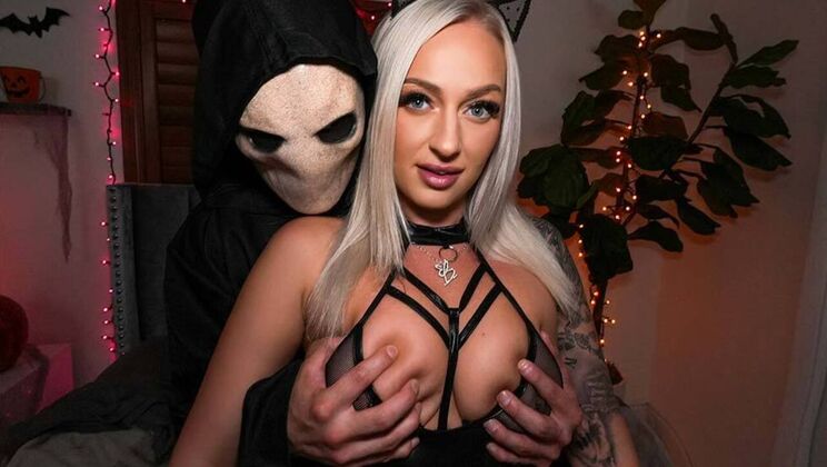 Cumshot Queens: Johnny and Elana