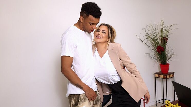 [FantasyMassage] - Blonde Latina MILF Gets Doggystyle Fucked - Caitlin Bell - Lawson Jones