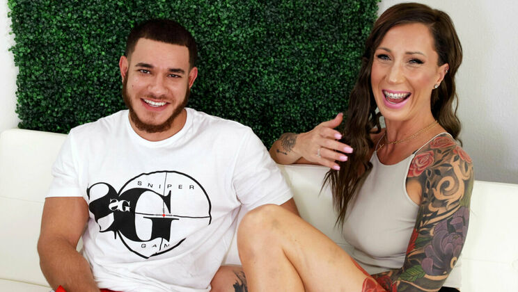 [HotGuysFuck] - Mature Hottie Tera Bronx Takes On Danny Sosa - Tera Bronx - Danny Sosa