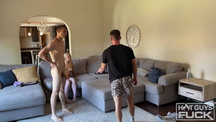 [HotGuysFuck] - Mike Beaumonte's Blonde Blowjob - Molly Mae - Mike Beaumonte