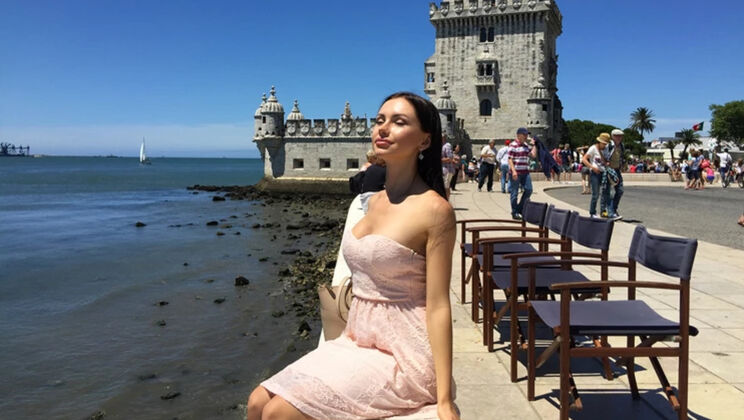 Sasha Rose - Shaved and Ready for Action in Hotel