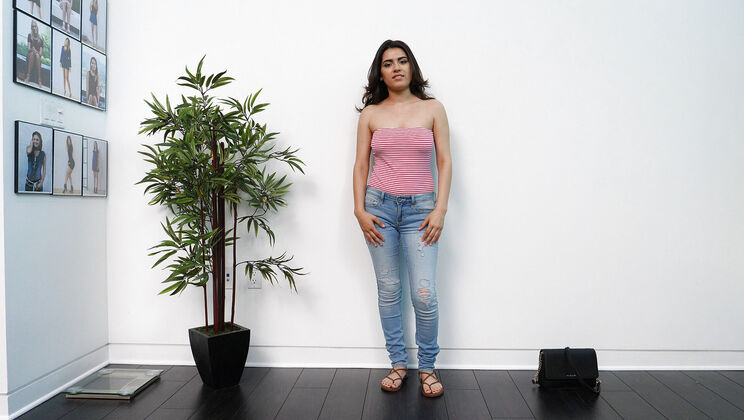 [CastingCouchHD] - Daisy Tries Out - Daisy