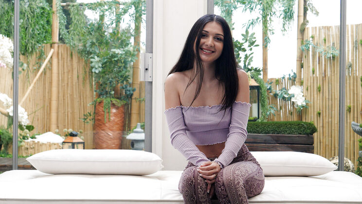 [NetGirl] - April Rides Reverse Cowgirl for the Casting - April