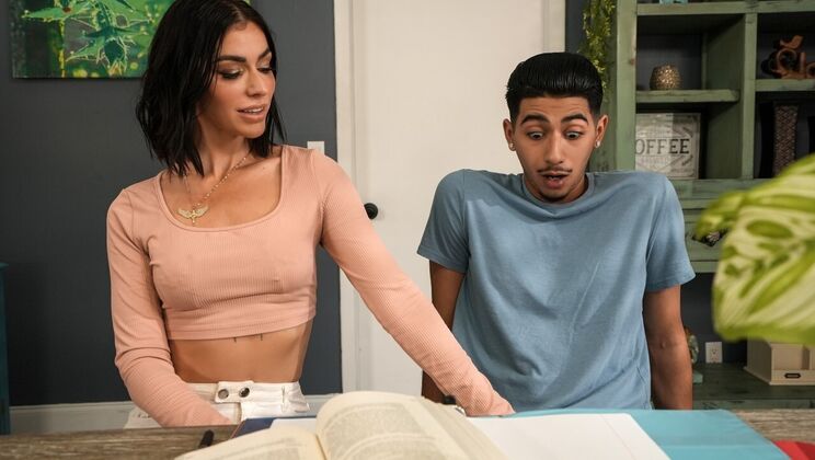 [MomIsHorny] - Latina Stepmom Fantasy