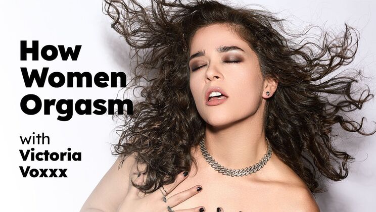 Small Tits Brunette Victoria Voxxx Demonstrates How Women Cum