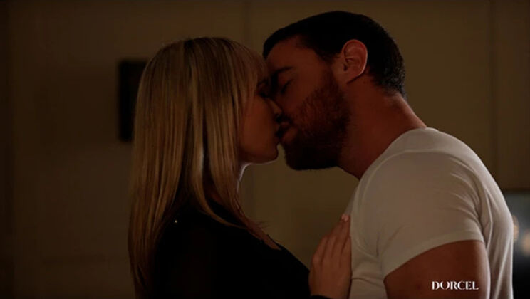 [DorcelClub] - Non-Exclusive Couple's Candaulism Adventure - Lilly Bell - James Duval