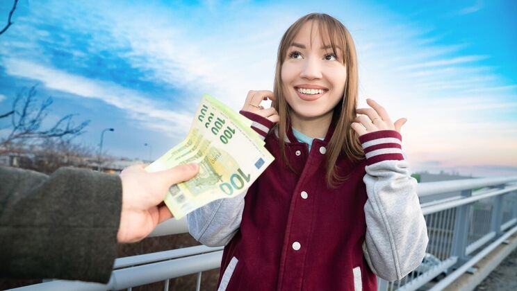 [PublicAgent] - Shaved European Fucks Doggystyle Outdoor - Kate Quinn - Yeri Blue