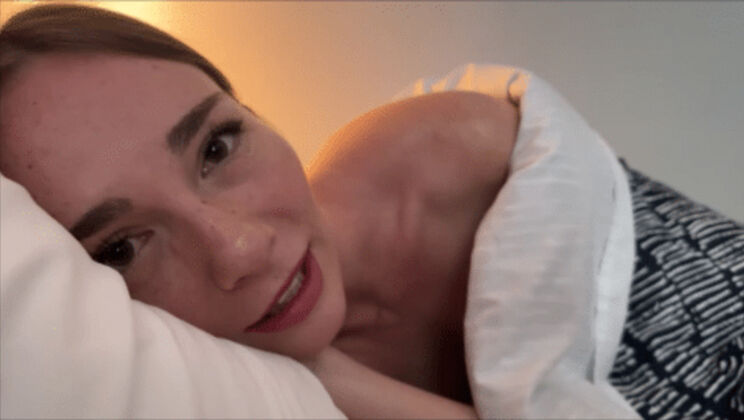 [PerfectGirlfriend] - The Sneaky Roommate Sucks and Swallows - Tess Thompson