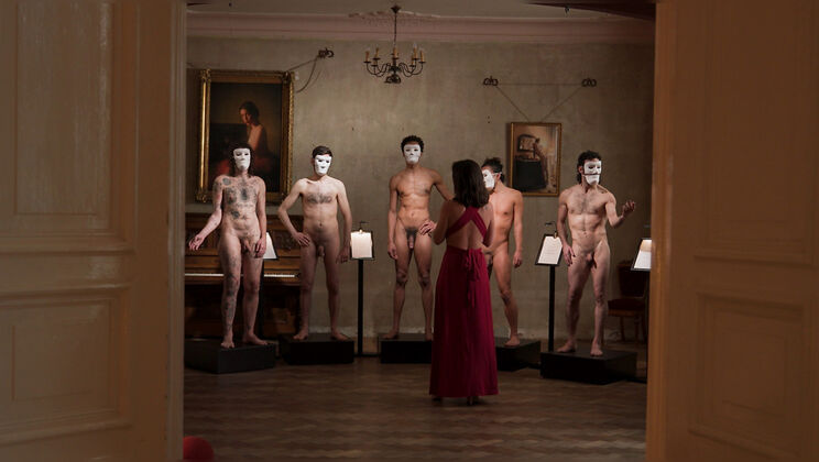 Pierced Brunette Slut Calita In Rough Over 30 Couple Action