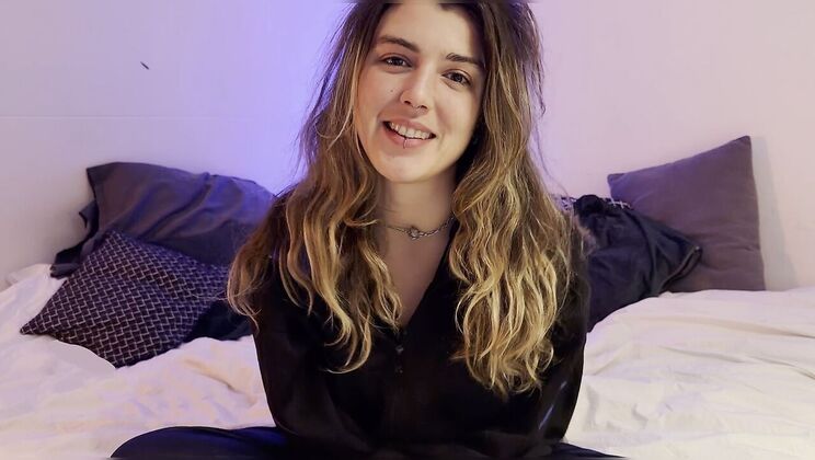 Sarah Tries Anal For The First Time