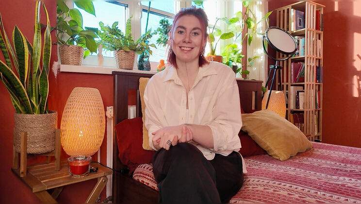 Sarah's Anal Initiation Zora Application