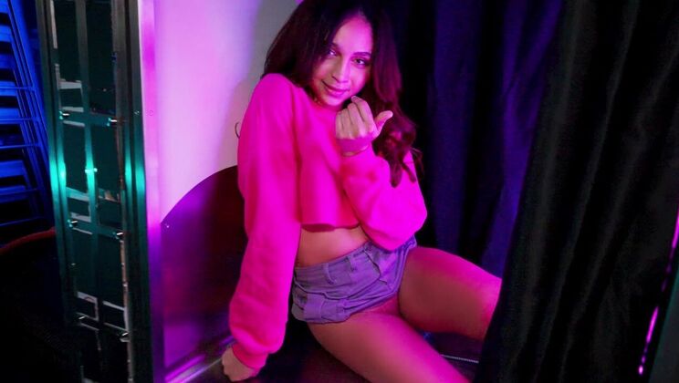 [He'sGotRizz] - Underboob Action with Blowjob Finish - Lucas Frost - June - Katerina Karson