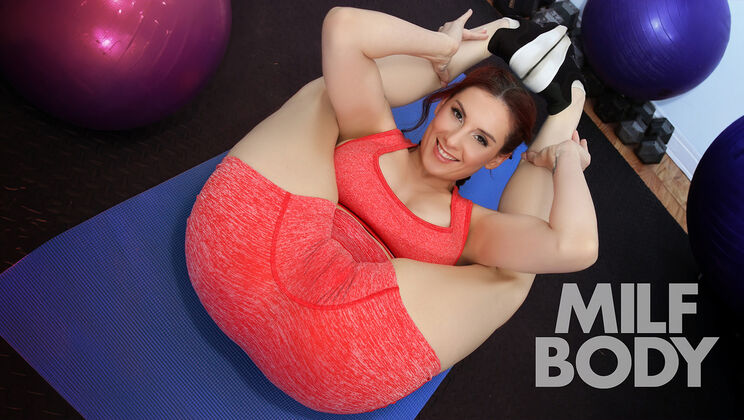 Kelly's New Workout: Pantyless Blowjob and Deepthroat